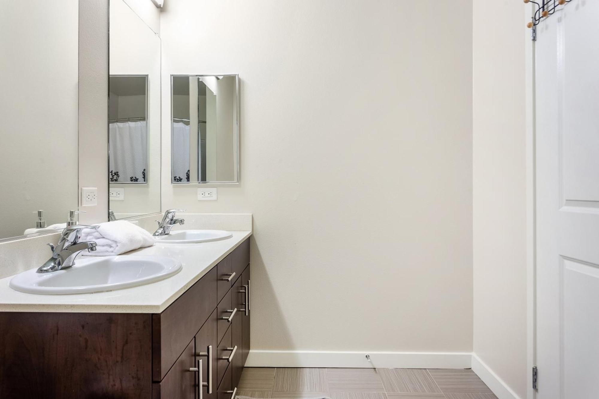 Luxury 2 Bedrooms 2 Bathrooms With Pool And Gym Los Angeles Esterno foto
